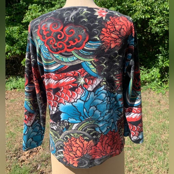 Vintage Tattoo Design V-Neck Tee - Picture 8 of 14